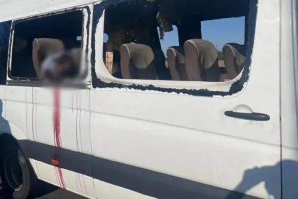Безпілотник РФ вдарив по рейсовому автобусу на Нікопольщині: контекст атаки