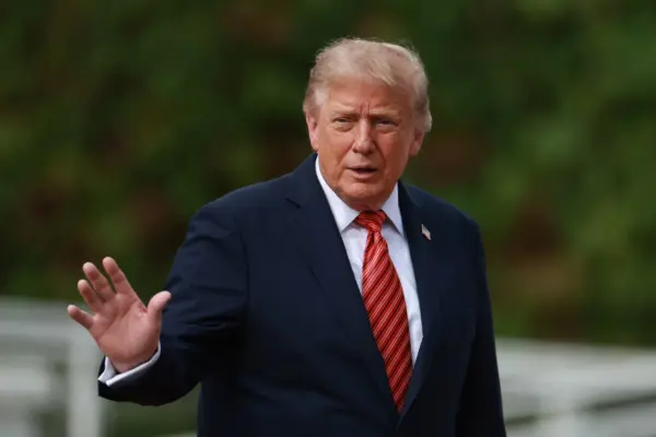 Рейтинг Трампа зріс після рекордного падіння, але демократи лідирують — опитування Reuters/Ipsos